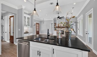 76 Turtle Creek Dr, Benton, LA 71006