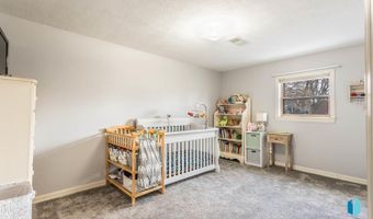 107 E Willow St, Beresford, SD 57004