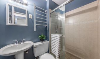 4932 SAUQUOIT Ln, Annandale, VA 22003