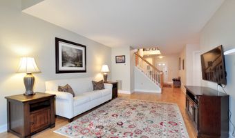 8 Centerbrook Ct 8, Avon, CT 06001