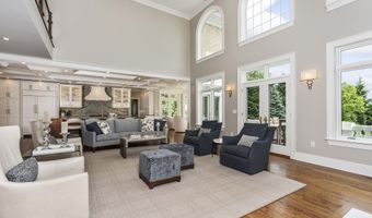 1 Stoneridge Dr, Albany, NY 12211