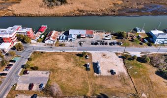 323 Water St, Apalachicola, FL 32320