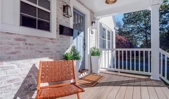 26 Vernon Ave, Newport, RI 02840