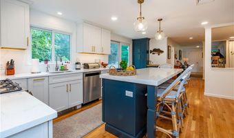 155 Oakdale Rd, North Kingstown, RI 02852