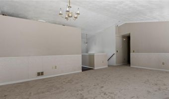 66 Hunters Crossing Dr, Coventry, RI 02816