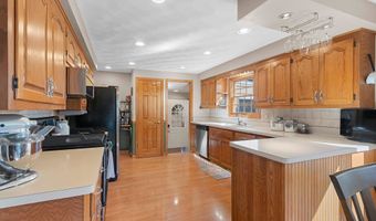 2200 S GREENVIEW St, Appleton, WI 54915