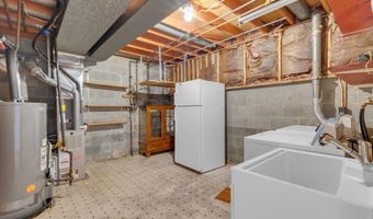 7428 FOUNTAIN HEAD Dr, Annandale, VA 22003