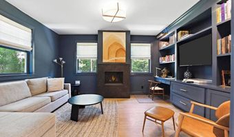 97 Oak Ln, Amagansett, NY 11937