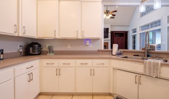 605 Plantation Dr, Adel, GA 31620