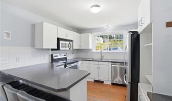 29 E Shore Dr, Coventry, RI 02816