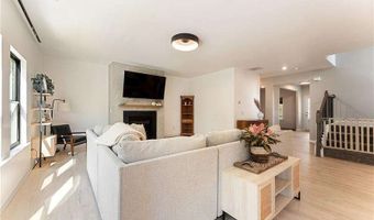 124 Cummings Ct, Ball Ground, GA 30107