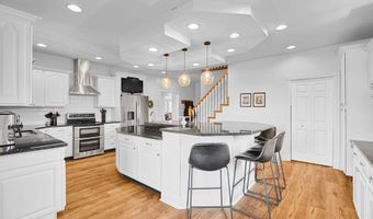 430 Summer Lake Dr, Bedford, IN 47421