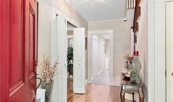 121 Commonwealth Ave, Warwick, RI 02886