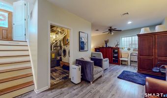 1 Lawrence Ave 1, Danbury, CT 06810