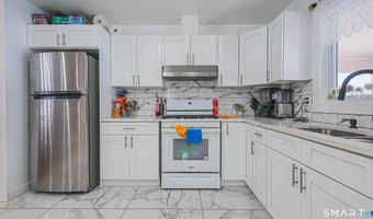 36 Benson Dr, Danbury, CT 06810
