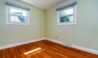 43 Deerfield Dr, Warwick, RI 02886