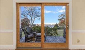 39 Walcott Ave, Jamestown, RI 02835