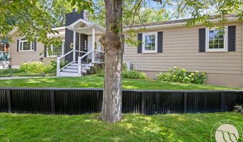 2911 E MacDonald Dr, Billings, MT 59102