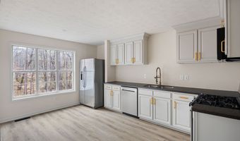 1029 Regency Dr, Acworth, GA 30102