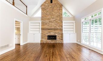 9360 Nesbit Lakes Dr, Alpharetta, GA 30022