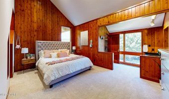 651 Cliff Top Rd, Blaine, TN 37709