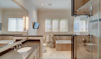 4744 34TH St N, Arlington, VA 22207