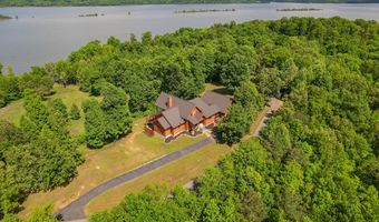 685 River Oaks Dr, Big Sandy, TN 38221