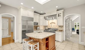 5606 WILSON Ln, Bethesda, MD 20814