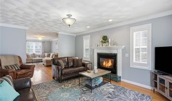 23 BERNON Dr, Lincoln, RI 02865