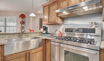 152 Summers Ln, Alice, TX 78332