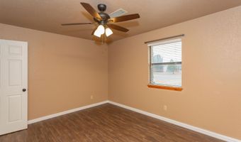 2105 W Briscoe Ave, Artesia, NM 88210