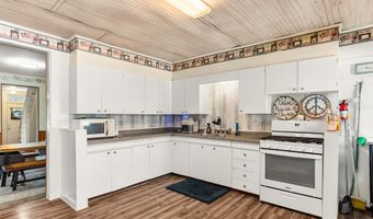712 S MAIN St, Abingdon, IL 61410