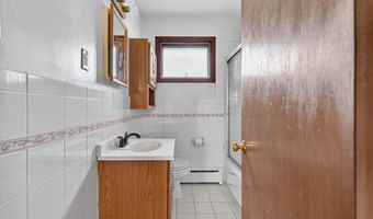 11 Peter Ln, Amsterdam, NY 12010