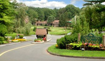 8 Centerbrook Ct 8, Avon, CT 06001