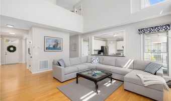 61 Schooner Cove Ln, Narragansett, RI 02882