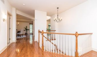 5812 HICKORY HOLLOW Ln, Doylestown, PA 18902