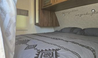 13 W Couchman Trl, Ash Fork, AZ 86320