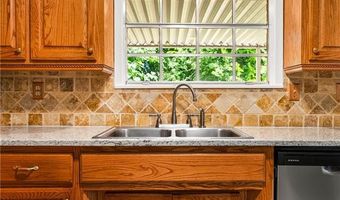 5204 ROBINSON Dr, Alexandria, LA 71301