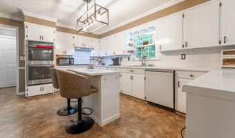 910 CHEROKEE Trl, Anniston, AL 36206