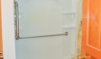 87 Middle Rd, Augusta, ME 04330