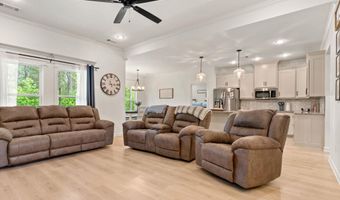 18508 Parkway Pines Dr, Bauxite, AR 72011
