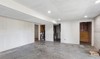 1735 Sadie Ln, Adel, IA 50003