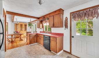 21 Quarry Rd, Branford, CT 06405