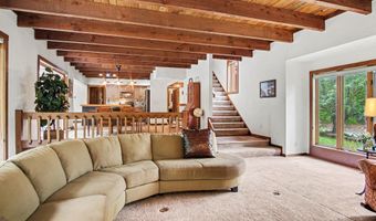 540 Roundtree Dr NE, Ada, MI 49301