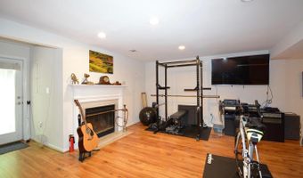6153 SUMMER PARK Ln, Alexandria, VA 22315