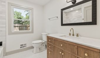 8246 Windcombe Blvd, Indianapolis, IN 46240