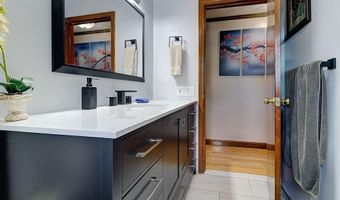 21 Beacon St, Johnston, RI 02919