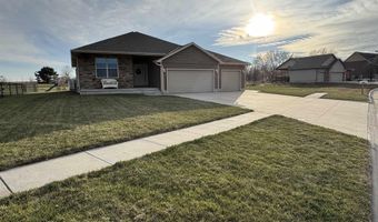 2040 Greenway Dr, Aurora, NE 68818