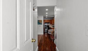 12 Callender Ave, Newport, RI 02840