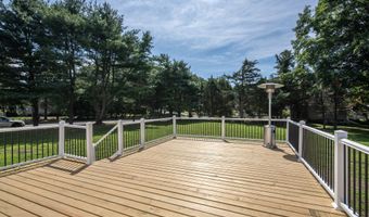 31 Flat Rock Rd, Branford, CT 06405